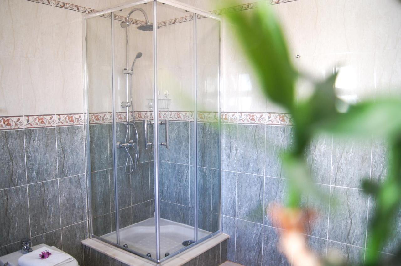 Aloha Burgau Guesthouse Esterno foto